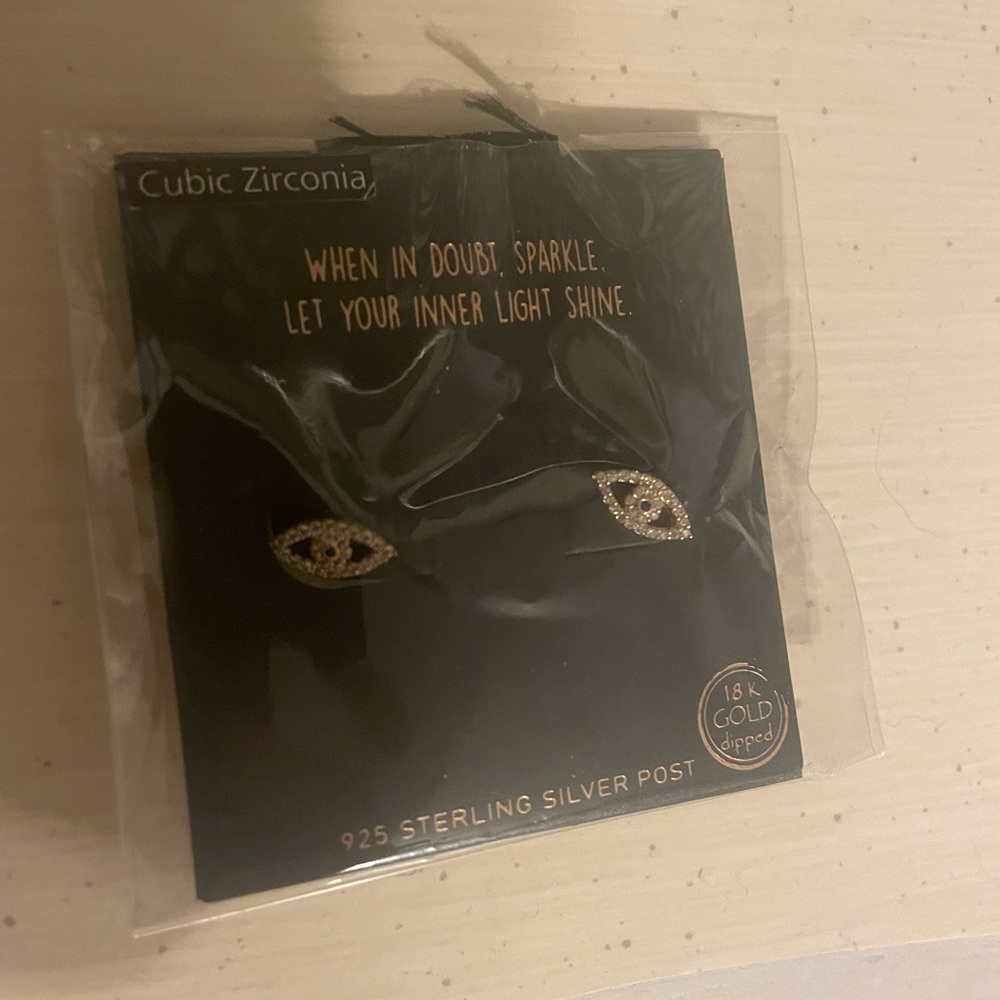 Cubic zirconia eye earring